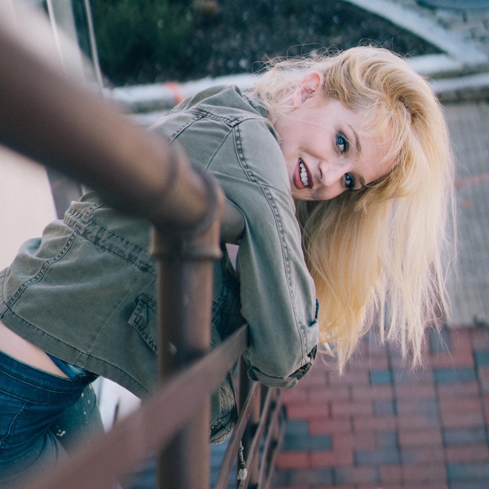 Meet your Posher, Ellee